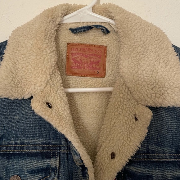 Levi’s Denim and Sherpa Jacket - Picture 8 of 9